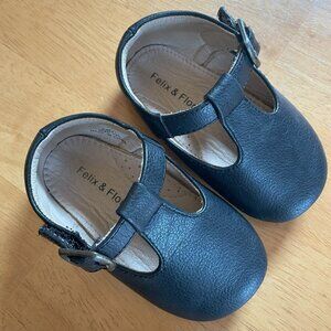 Wide, soft sole Mary Jane style toddler shoes size 4W